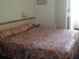 L'escale D'ales فندق ليْ